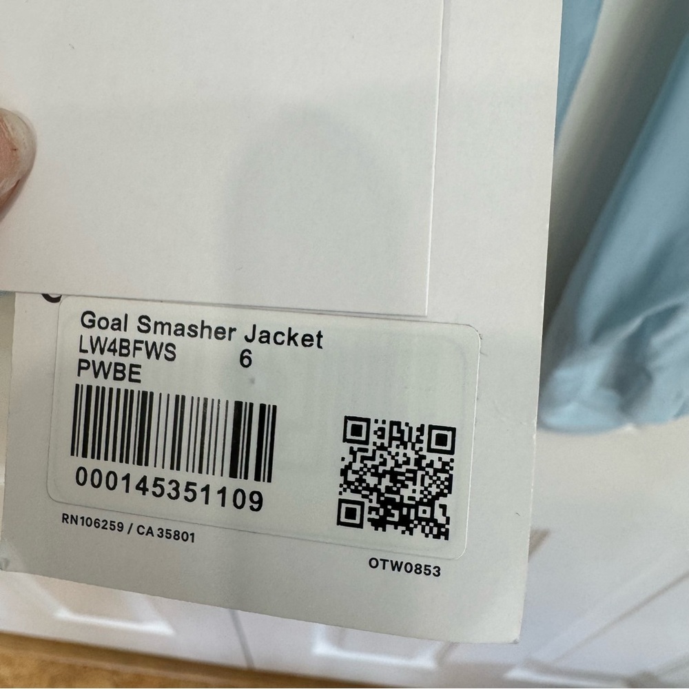 NWT Lululemon Goal Smasher Jacket Powder Blue - Picture 4 of 10